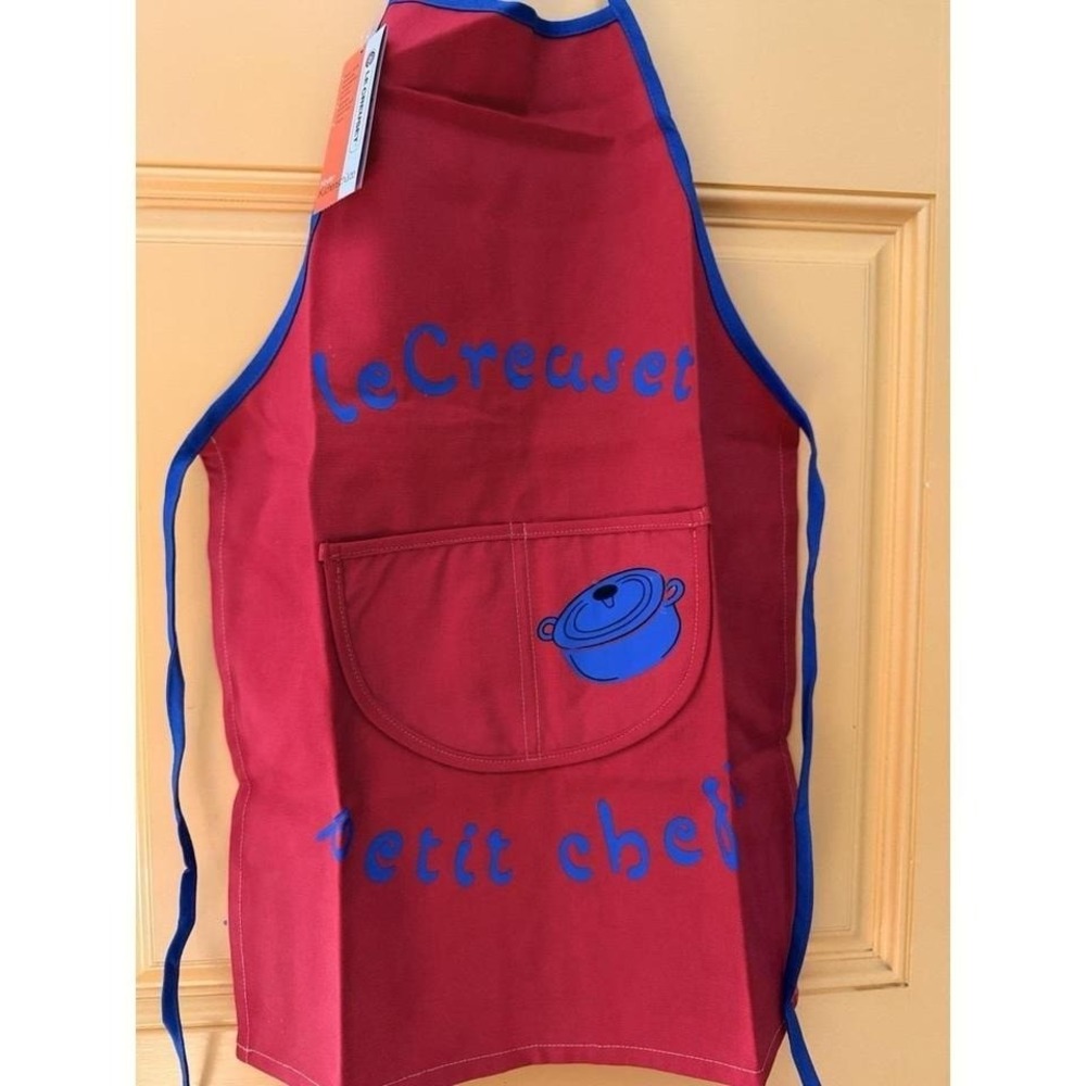 Le Creuset Kids Junior Apron Red Little Chef Petit Adjustable One Size NWT Rare